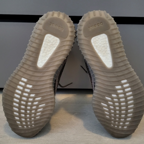 Adidas Yeezy YZY Boost 350 V2  \'Beluga Reflective\'